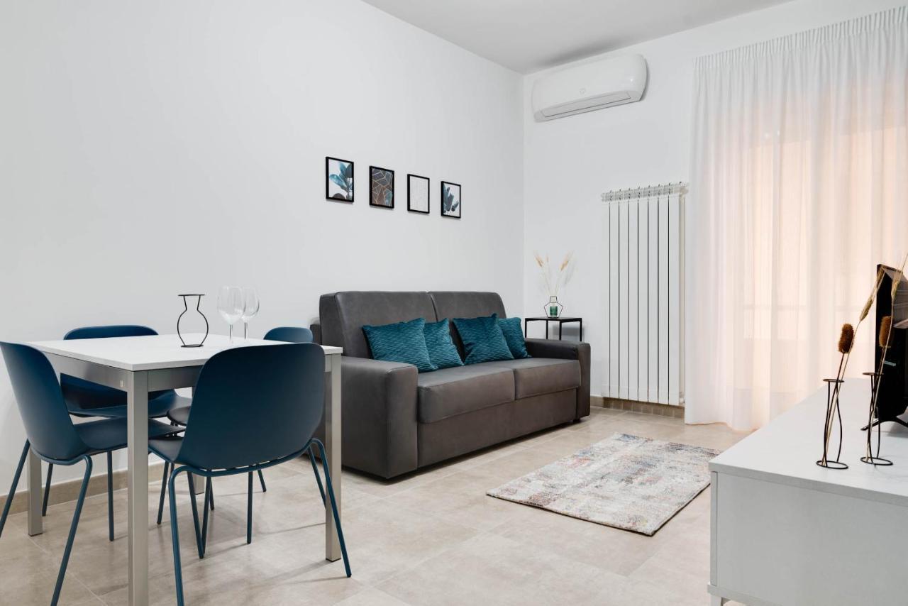 Appartement Storia & Mare - Free Parking - Castello Carlo V à Crotone Extérieur photo
