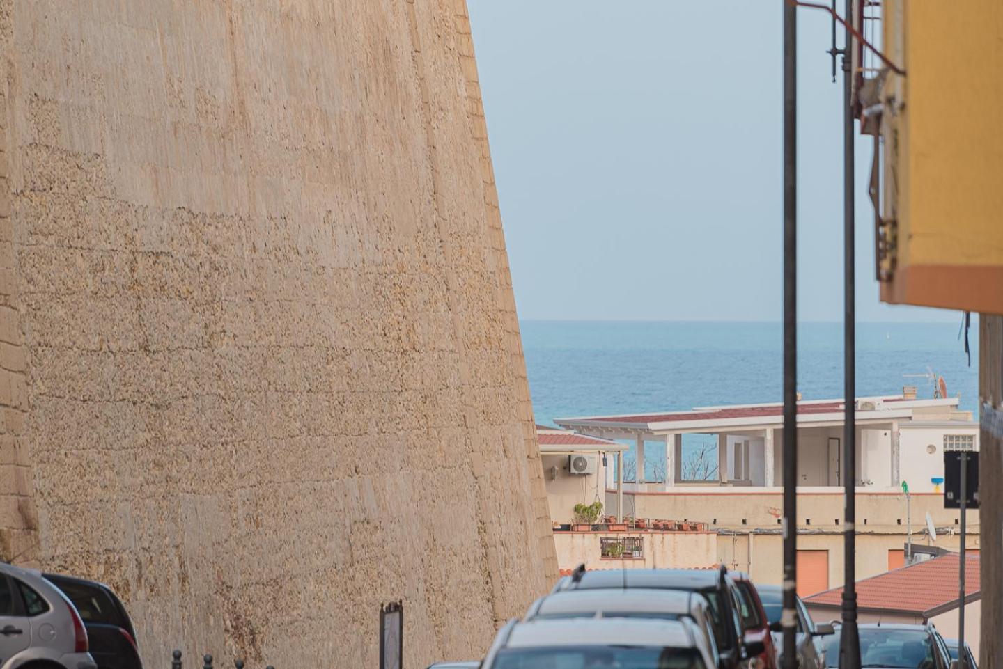 Appartement Storia & Mare - Free Parking - Castello Carlo V à Crotone Extérieur photo